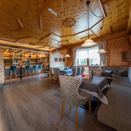 Hotel Waldfrieden 4*