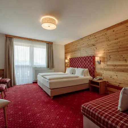 Hotel Waldfrieden 4*
