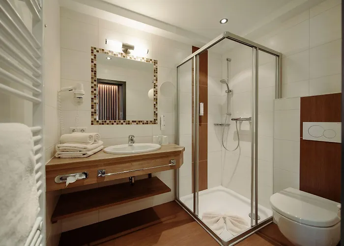 Waldfrieden سخلادميخ